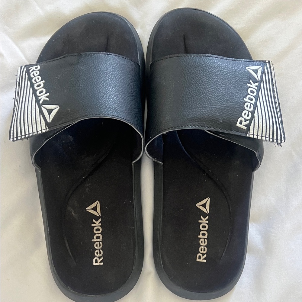 Reebok Women’s 10/Men’s 8, Black and White Slide Sandals